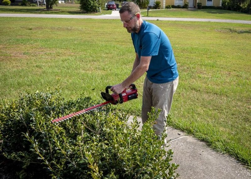 Skil 40V Brushless Hedge Trimmer HandsOn Review Pro Tool Reviews