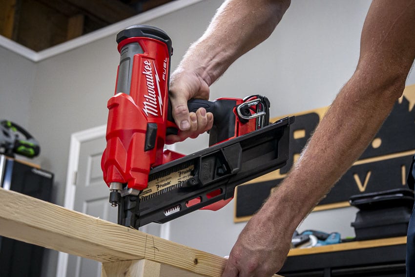 Milwaukee M18 FUEL Brushless 14 In. Top Handle Cordless Chainsaw (Tool  Only) - Town Hardware & General Store