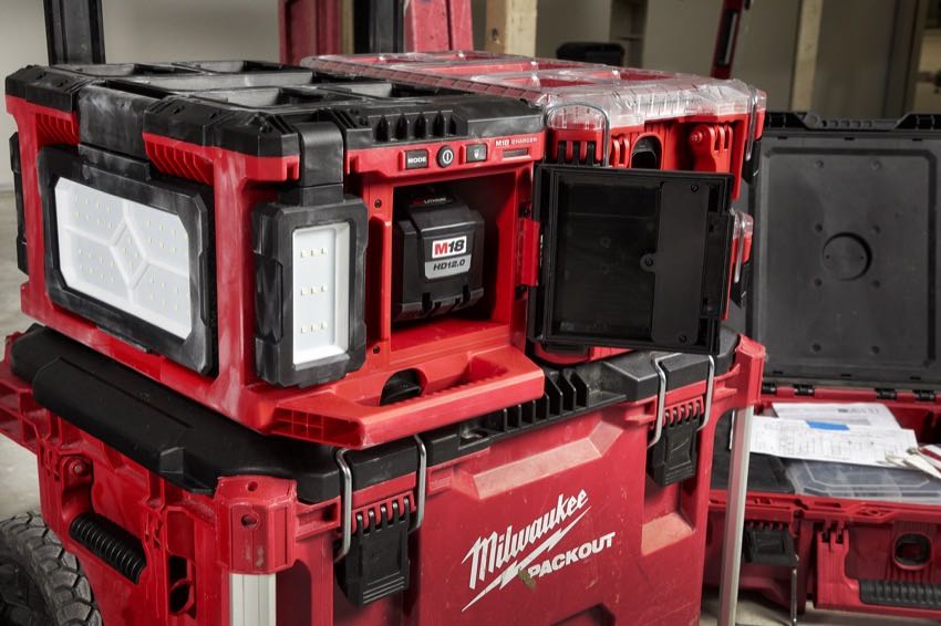 Milwaukee M18 Packout Light And Charger Pro Tool Reviews