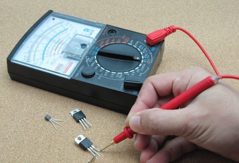 how to use multimeter to test battery