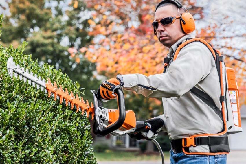 Best Battery-Powered Hedge Trimmer Reviews 2022 - Pro Tool Reviews