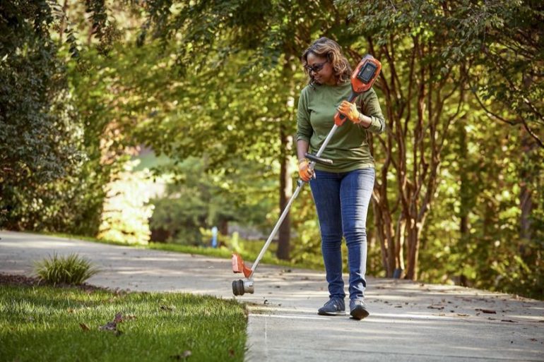 Best String Trimmers for Professionals and Homeowners in 2024