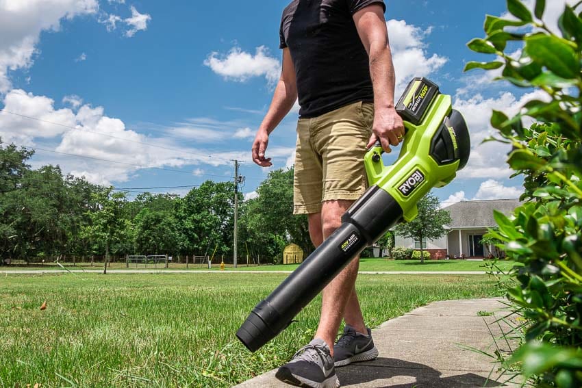 Small & Powerful Cordless Leaf Blower Review 