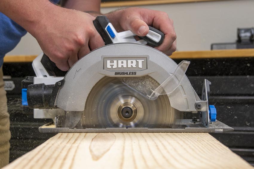 Hart 20V Brushless 7 1 4 Inch Circular Saw HPCS25 Pro Tool Reviews