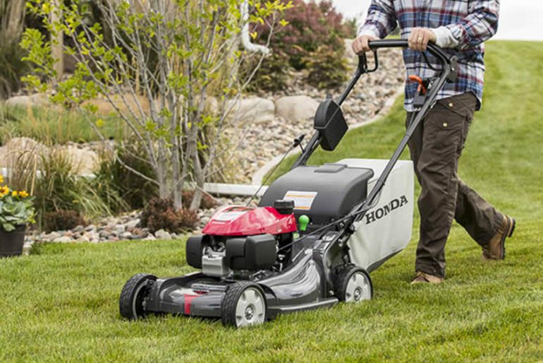 Best Self-Propelled Lawn Mower Reviews 2022