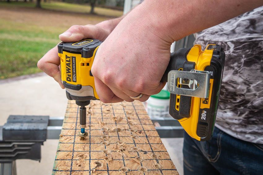 Best DeWalt 20V Atomic DCF850 impact driver