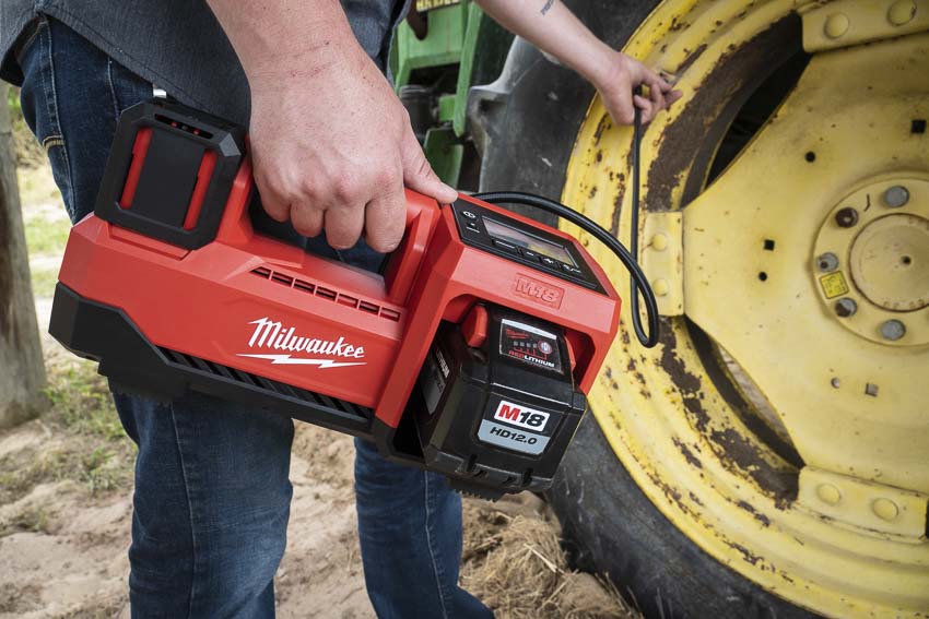 Milwaukee M18 18-Volt Lithium-Ion Cordless Electric Portable Inflator  (Tool-Only) 2848-20 - The Home Depot