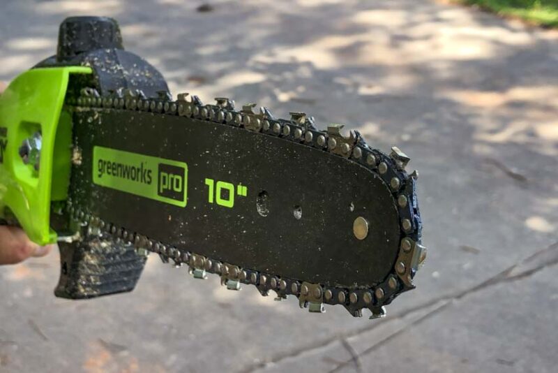 https://www.protoolreviews.com/wp-content/uploads/2022/06/Greenworks-60V-Pole-Saw-and-Pole-Hedge-Trimmer-Combo-06-800x534.jpg