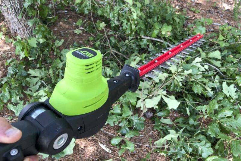 https://www.protoolreviews.com/wp-content/uploads/2022/06/Greenworks-60V-Pole-Saw-and-Pole-Hedge-Trimmer-Combo-13-800x534.jpg
