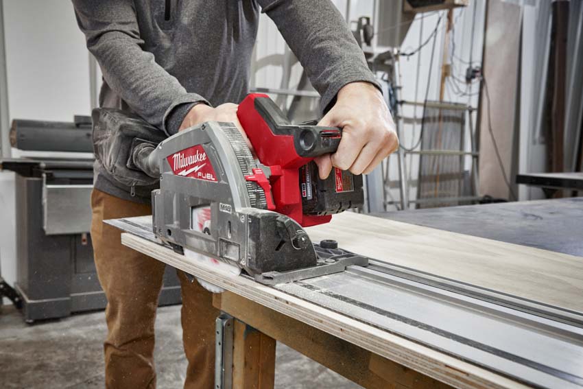 https://www.protoolreviews.com/wp-content/uploads/2022/06/Milwaukee-M18-Fuel-Corless-Plunge-Cut-Track-Saw-2831-01.jpg