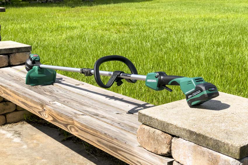 https://www.protoolreviews.com/wp-content/uploads/2022/07/Masterforce-20V-Cordless-12-Inch-String-Trimmer-Review-06.jpg