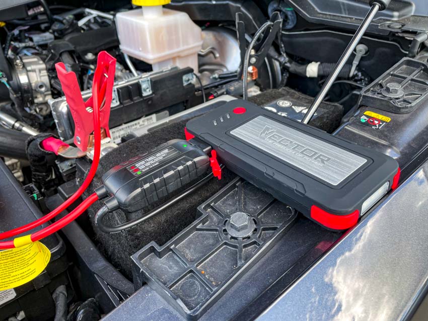 VECTOR 1200 Peak Amp Automotive Jump Starter, Portable Power – 10W