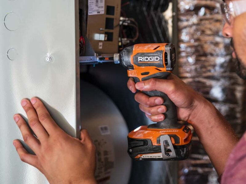 RIDGID 18V SubCompact Brushless 1/2 in. Right Angle Impact Wrench (Tool  Only) R8721B - The Home Depot
