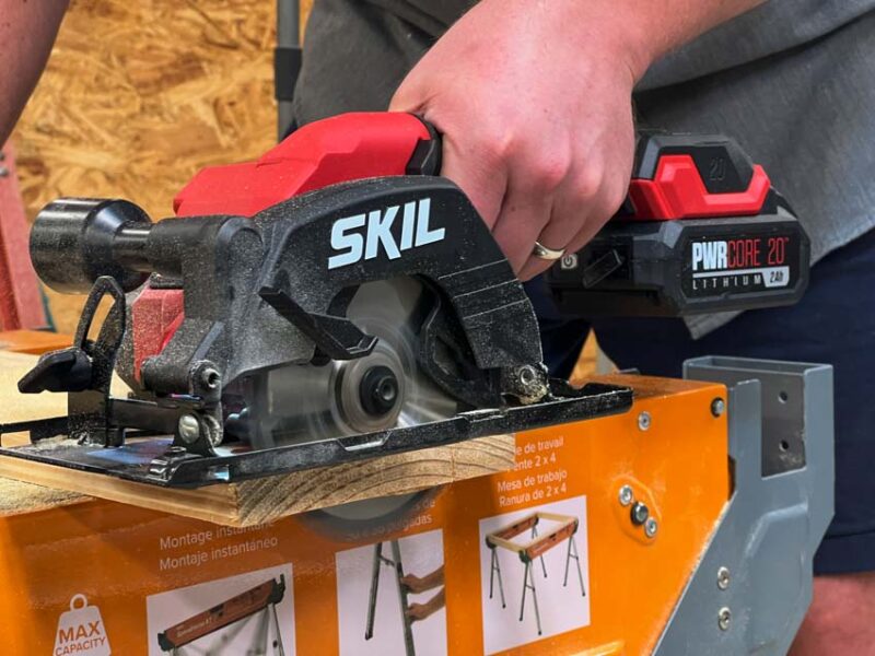https://www.protoolreviews.com/wp-content/uploads/2022/11/Skil-PWRCore-20-4-1_2-Inch-Compact-Circular-Saw-Review-06-800x600.jpg