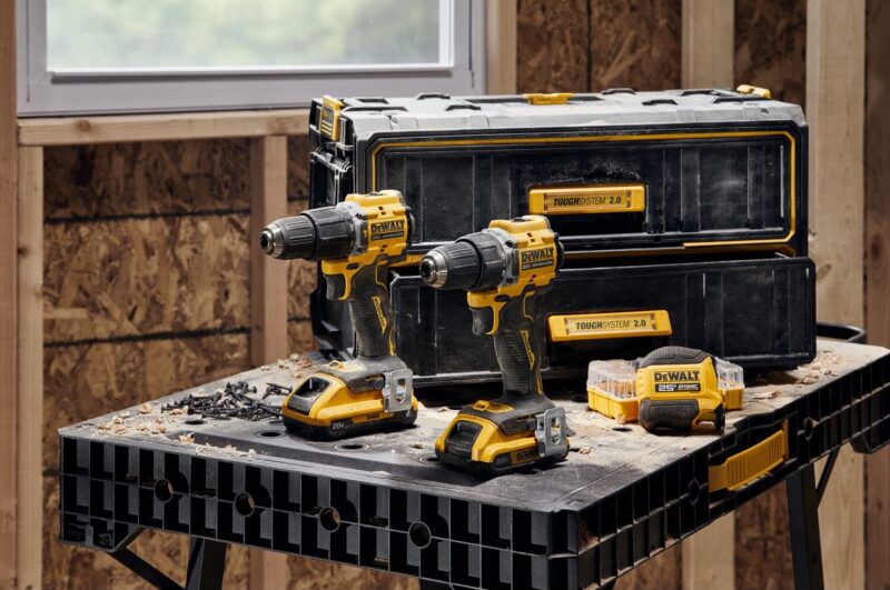 DEWALT ATOMIC 20V MAX* Hammer Drill, Cordless, Compact, 1/2-Inch, Tool Only  (DCD709B) 