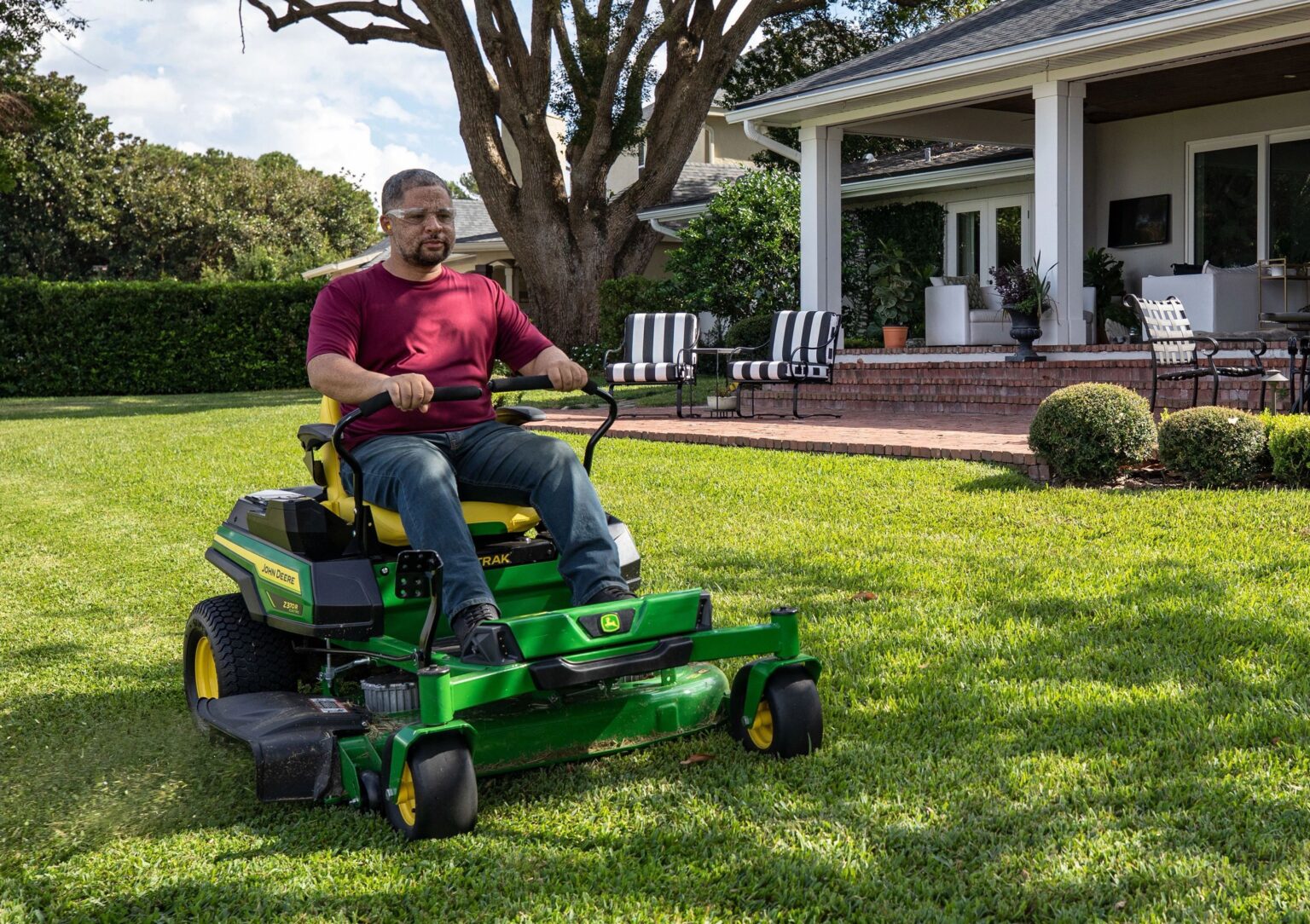 John Deere Battery Powered Residential Zero Turn Lawn Mower Ptr 0497