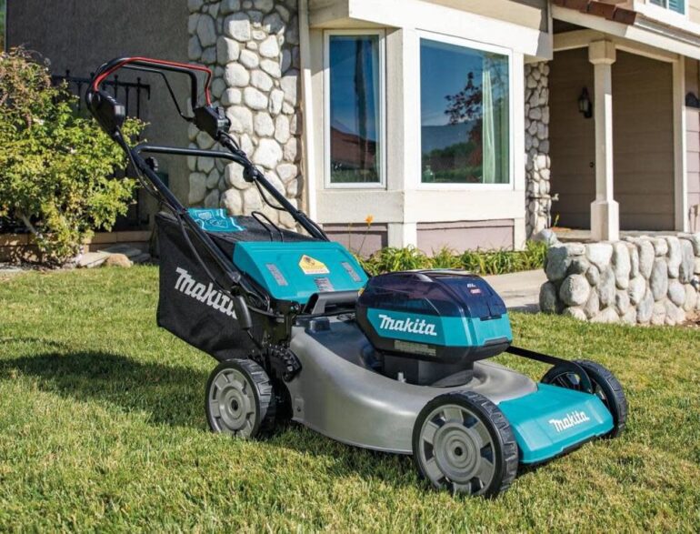 Makita 40V max XGT 21Inch Commercial Lawn Mower PTR