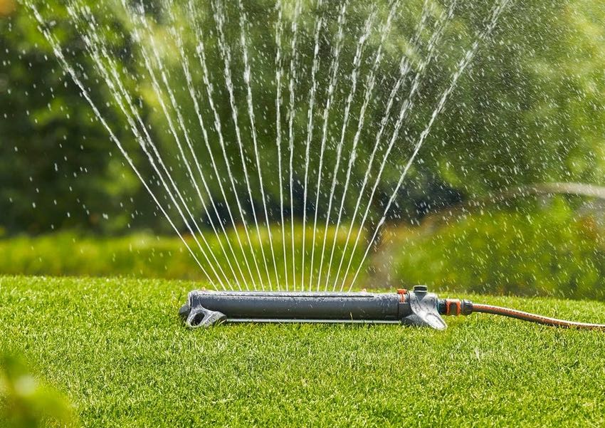 Best Lawn Sprinklers: Guide for Different Lawns and Budgets – ToolKit