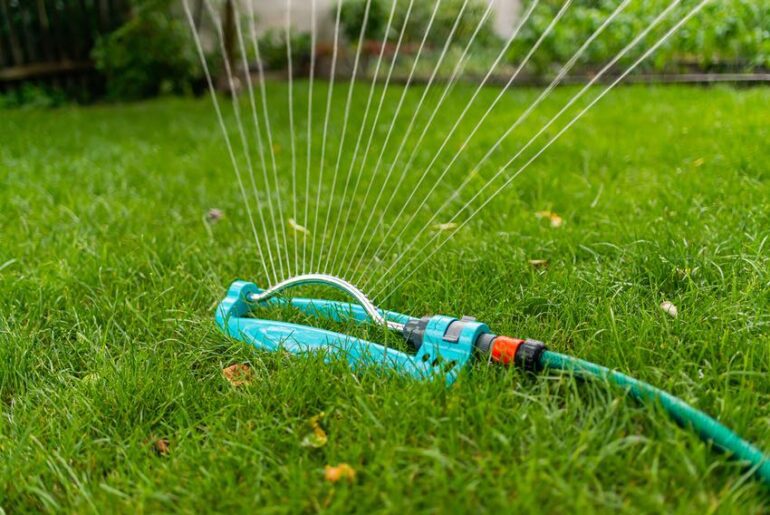 Best Lawn Sprinklers: Guide for Different Lawns and Budgets - Pro Tool ...