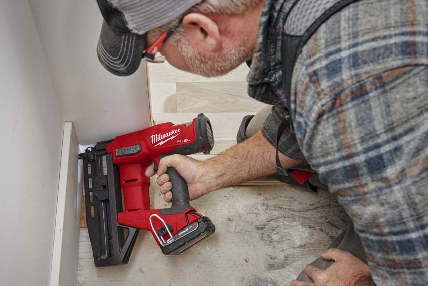 Milwaukee M18 Fuel 16-Gauge Straight Finish Nailer Review 3020 - Pro ...