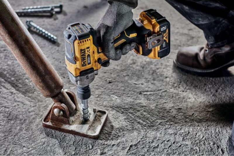 https://www.protoolreviews.com/wp-content/uploads/2023/12/dewalt-20v-max-xr-12in-mid-range-impact-wrench-kit-with-hog-ring-anvil-dcf891p2-detail-view-6-800x535.jpg
