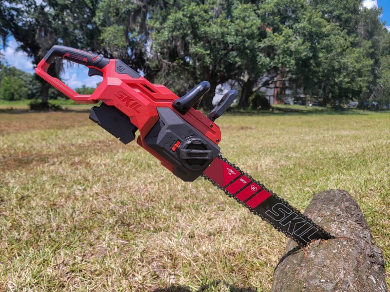 Skil battery-powered chainsaw profile