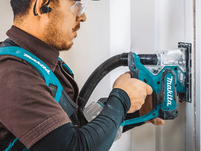 Makita Cut-Out Tool