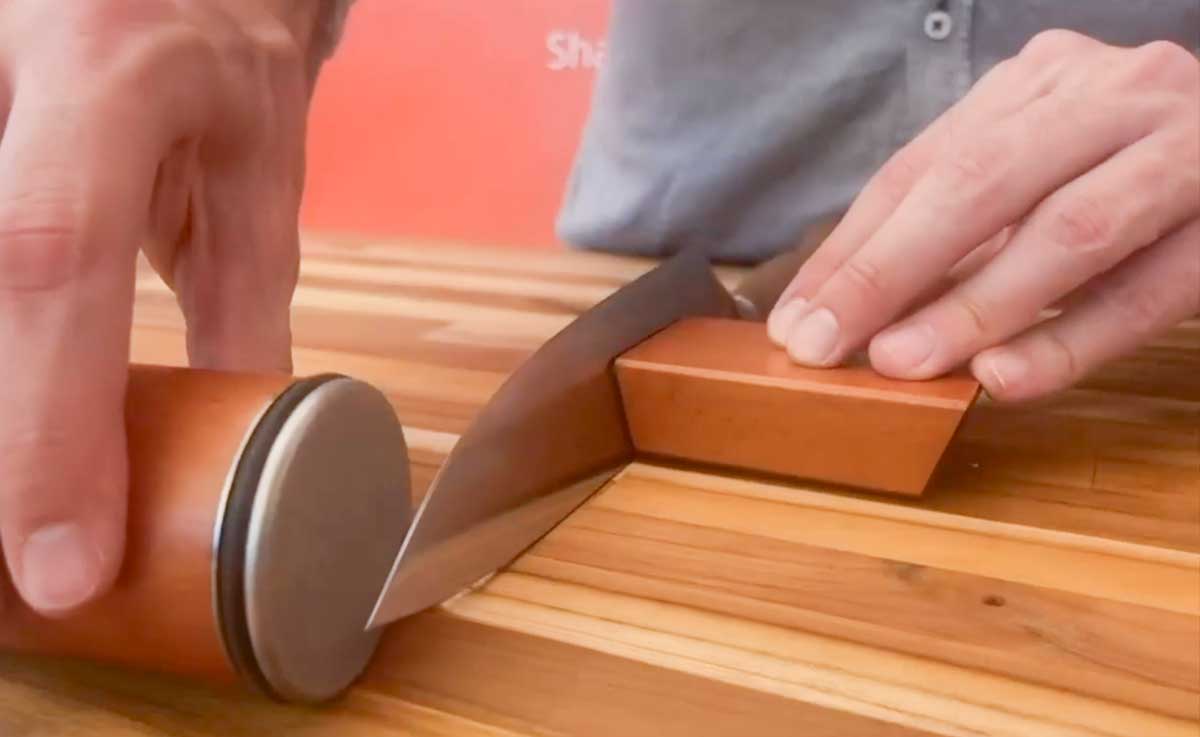 Tumbler rolling easiest knife sharpener to use