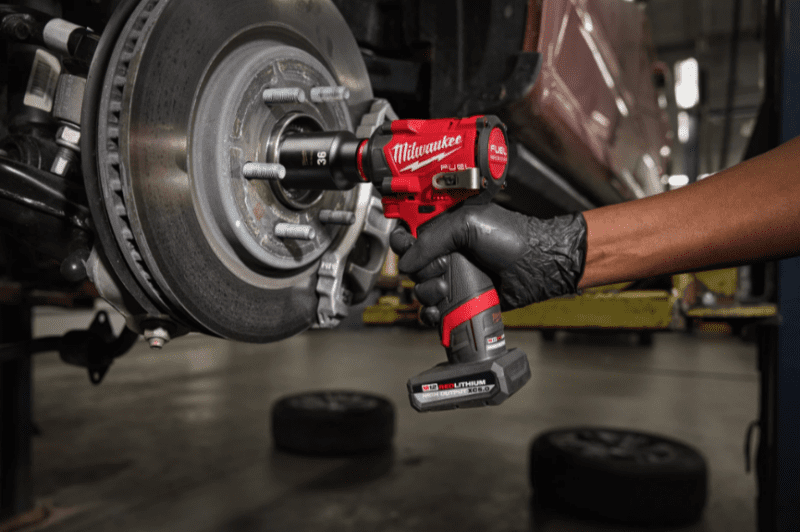 Milwaukee M12 Gen II Stubby Impact Wrench