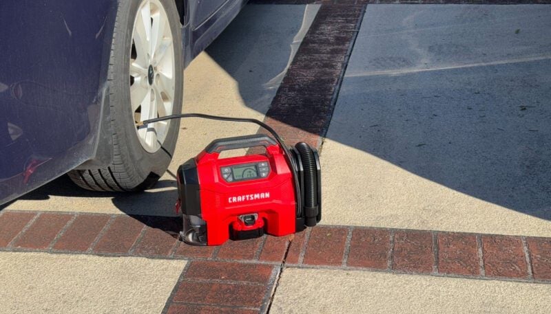 Inflating with the Craftsman V20 3-in-1 Vacuum/Inflator