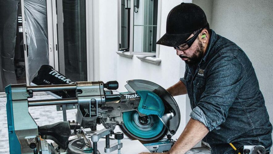 Makita GSL04 40V max XGT 12-Inch Miter Saw